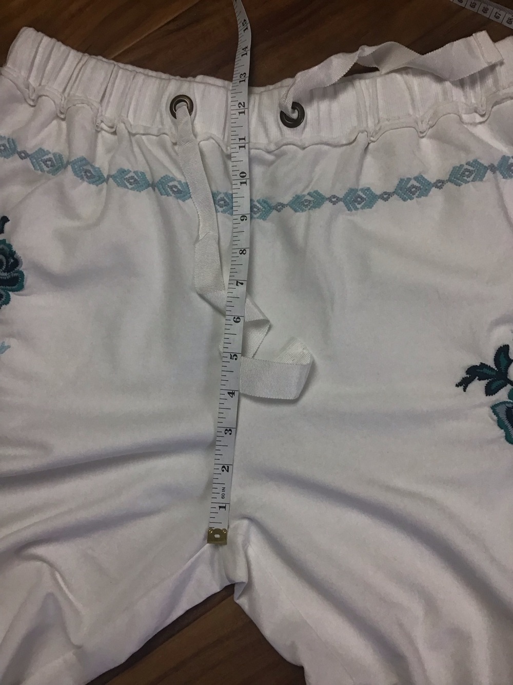 Sundance Faded Fields White Joggers Blue Floral Embroidered Size Medium - Picture 12 of 13